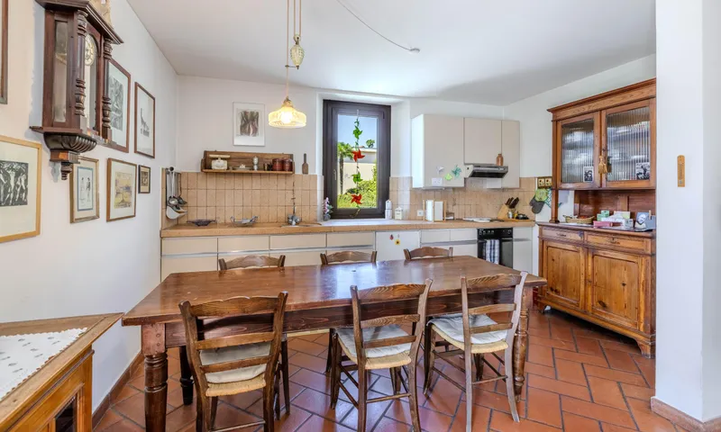 AMPIA E PITTORESCA CASA DI 7.5 LOCALI CON GIARDINO A VACALLO, foto 4