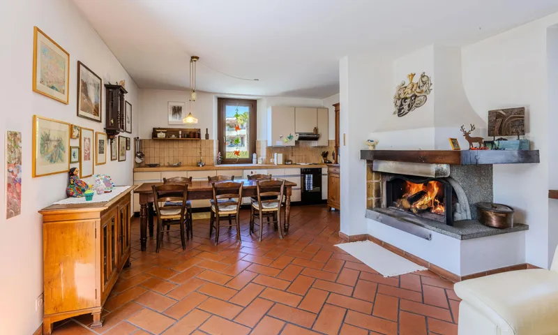 AMPIA E PITTORESCA CASA DI 7.5 LOCALI CON GIARDINO A VACALLO, foto 3