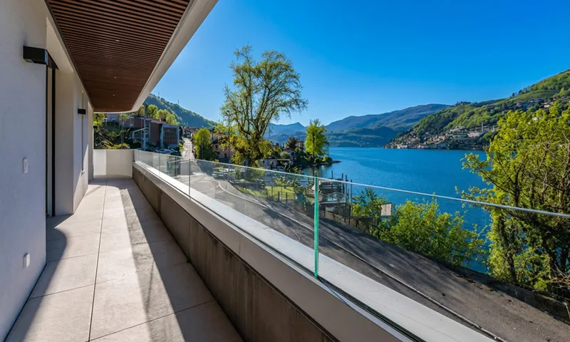 STUPENDA VILLA VISTA LAGO CON POSTO BARCA A BRUSINO ARSIZIO, foto 10