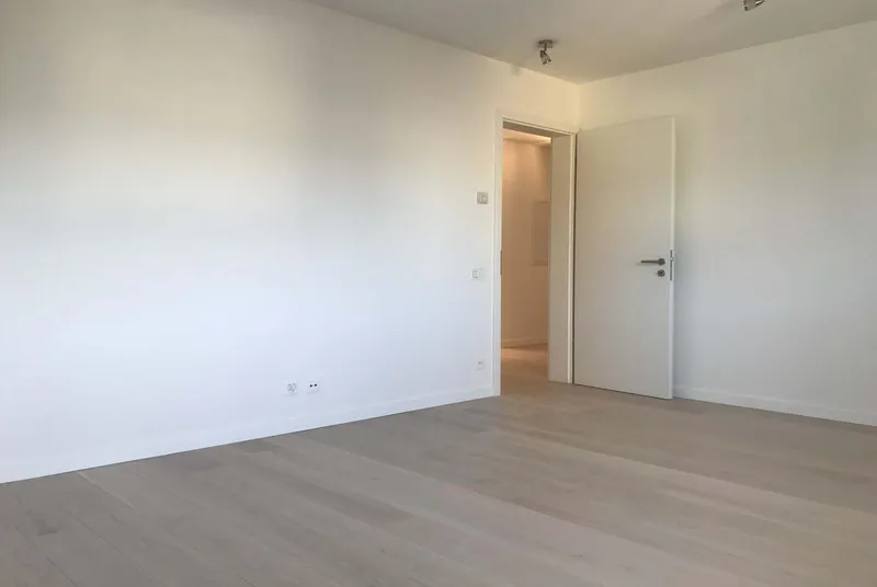 AFFITTASI MODERNO 3.5 CON PISCINA E PALESTRA A MASSAGNO, foto 10