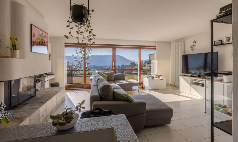 STUPENDA VILLA GEMELLA 5.5 CON VISTA LAGO PARZIALE AD AGNO, Foto 2