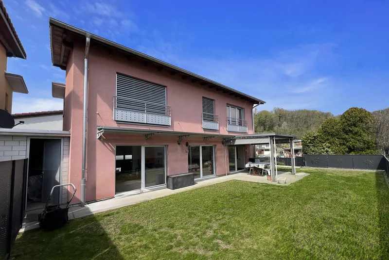 AMPIA VILLA 5.5 LOCALI CON GIARDINO PIANEGGIANTE A BESAZIO, foto 2