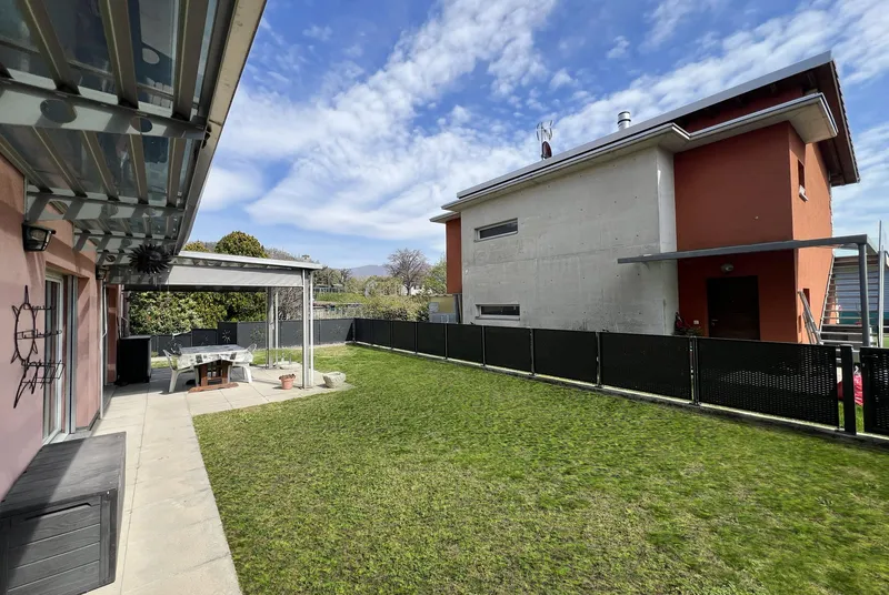 AMPIA VILLA 5.5 LOCALI CON GIARDINO PIANEGGIANTE A BESAZIO, foto 5