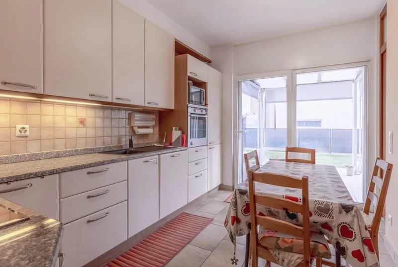 AMPIA VILLA 5.5 LOCALI CON GIARDINO PIANEGGIANTE A BESAZIO, foto 4