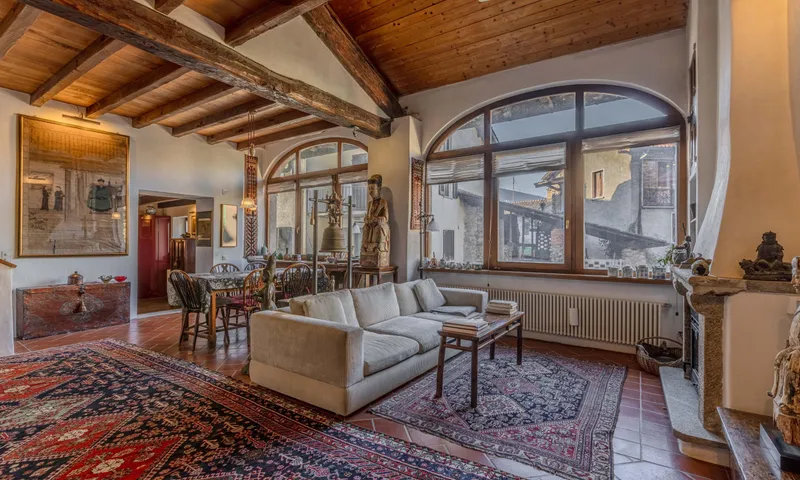 INCANTEVOLE CASA DI 5.5 LOCALI DI CHARME A CASTELROTTO, photo 1