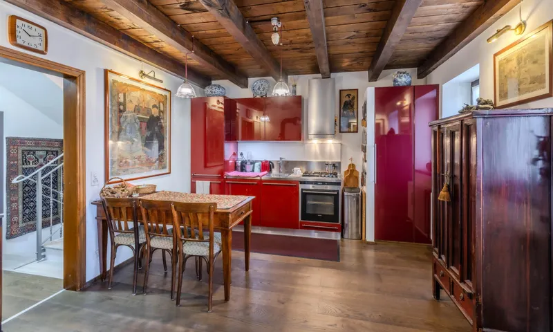 INCANTEVOLE CASA DI 5.5 LOCALI DI CHARME A CASTELROTTO, photo 3