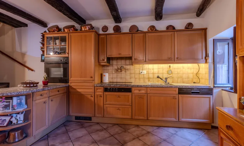GRANDE CASA RUSTICA DI CHARME DI 4.5 LOCALI A CABBIO, Foto 1