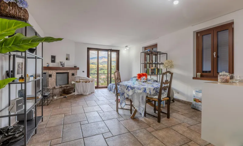 CASA 4.5 LOCALI CON MONOLOCALE ANNESSO E VISTA A TORRICELLA, foto 2