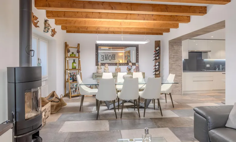 STUPENDA E AMPIA VILLA DI CHARME DI 5.5 LOCALI A MELIDE, foto 3