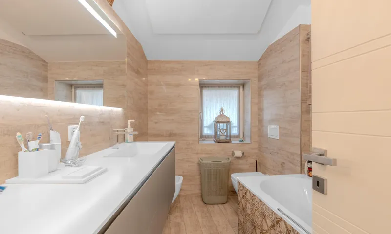 STUPENDA E AMPIA VILLA DI CHARME DI 5.5 LOCALI A MELIDE, foto 12