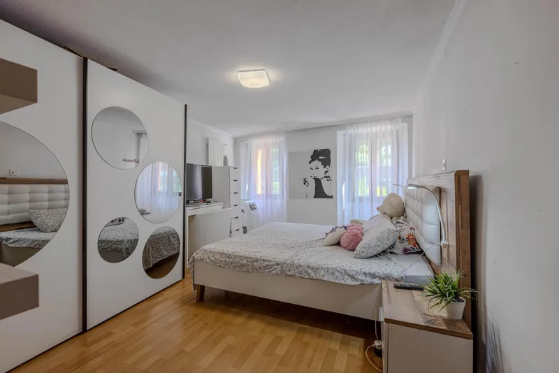 BELLISSIMA VILLETTA A SCHIERA DI 7.5 LOCALI NEL LOCARNESE, photo 6