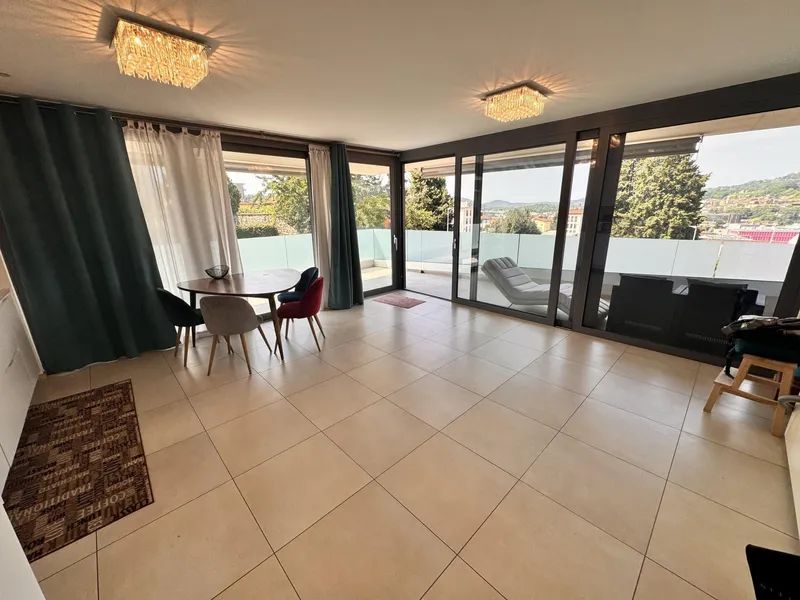 AFFITTASI MODERNO 2.5 LOCALI CON AMPIA TERRAZZA A MENDRISIO, foto 2