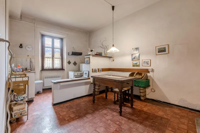 OCCASIONE - CASA DI NUCLEO 7.5 DA RIATTARE A LIGORNETTO, Foto 1