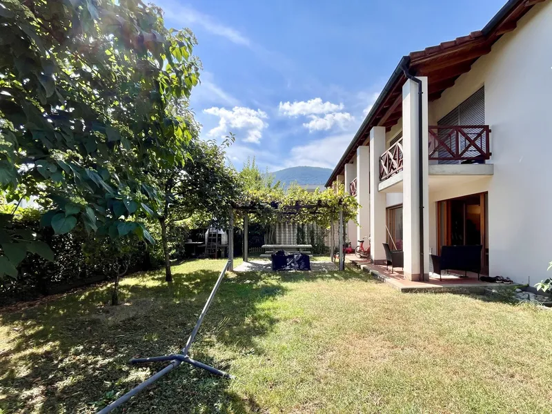 AMPIA CASA 6 LOCALI NEL VERDE A LAMONE(, foto 2