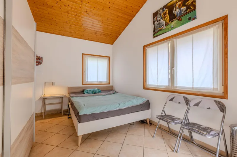 SPAZIOSA VILLA BIFAMILIARE 6.5 CON GIARDINO A CARABBIA, foto 7