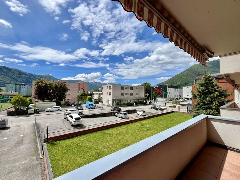 AFFITTASI SPAZIOSO 3.5 LOCALI CON DUE TERRAZZE A BELLINZONA, foto 2