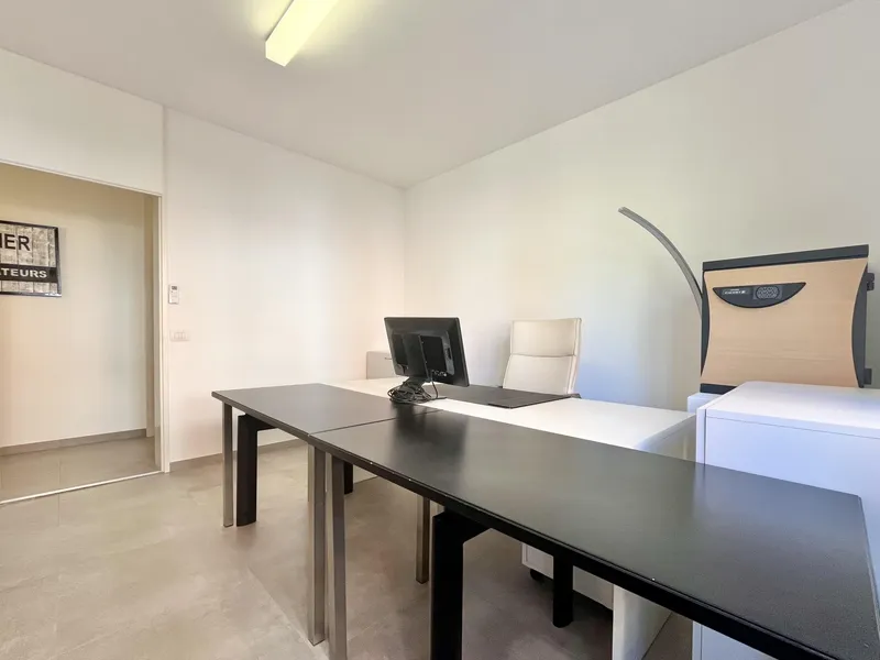 AFFITTASI MODERNO UFFICIO RISTRUTTURATO A LUGANO CENTRO, foto 6