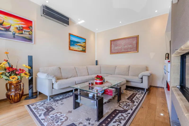 SPLENDIDA VILLA 6.5 LOCALI SU UN PIANO CON GIARDINO A STABIO, Foto 6