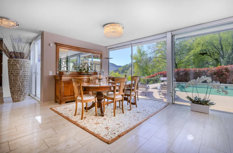 MERAVIGLIOSA VILLA NEL VERDE CON PISCINA VISTA LAGO A CARONA, foto 3
