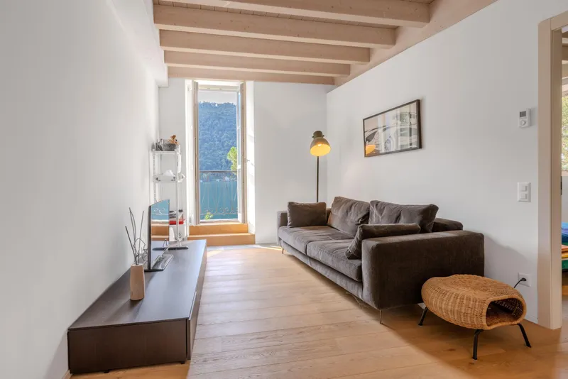 SPLENDIDO 2.5 LOCALI FRONTE LAGO CON BALCONE A MORCOTE, foto 4