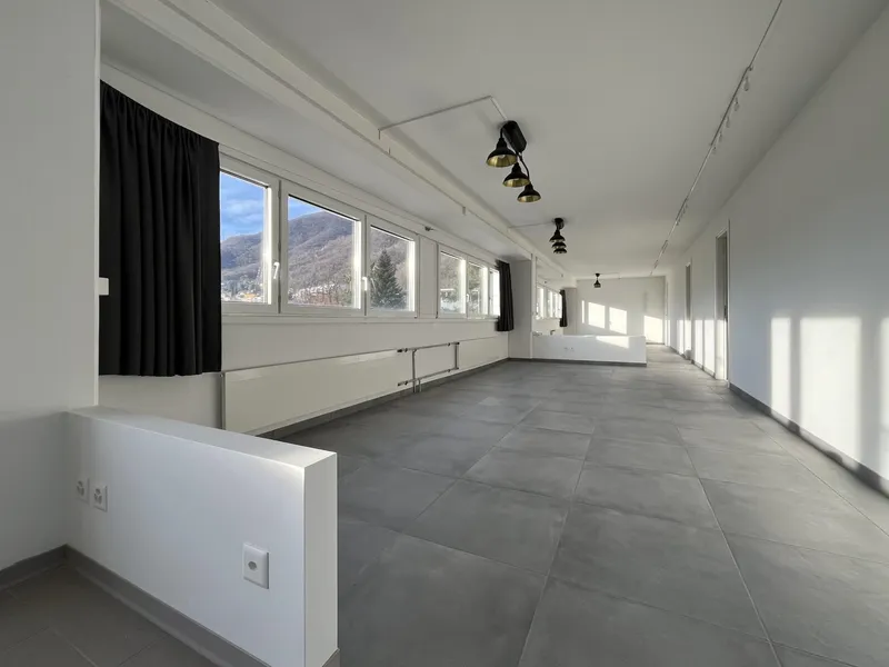 AFFITTASI LOCALE COMMERCIALE AD USO UFFICIO-ATELIER A BEDANO, foto 3