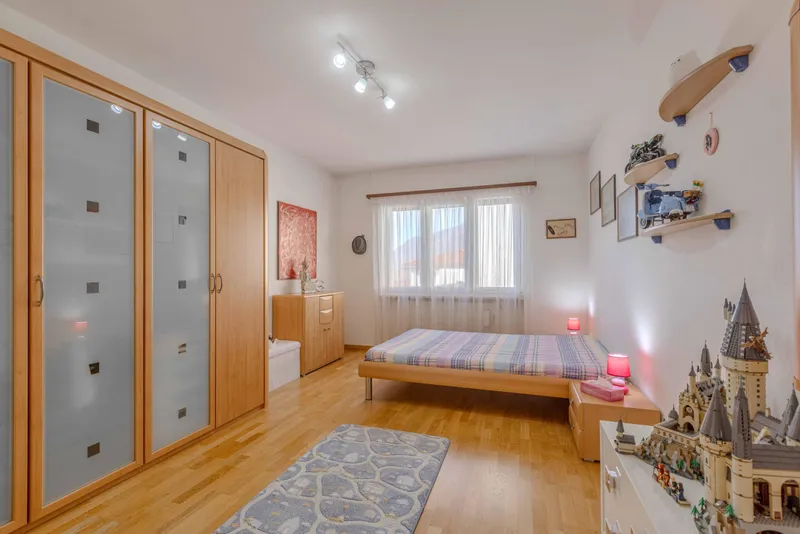 SPAZIOSA VILLA DI 6.5 LOCALI NEL VERDE A BRENO, foto 6