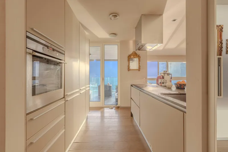 FAVOLOSO 3.5 LOCALI CON ACCESSO PRIVATO AL LAGO A MELIDE, foto 4