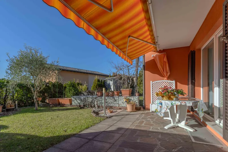 CASA A SCHIERA 4.5 LOCALI CON GIARDINO A LUGANO PAZZALLO, foto 2