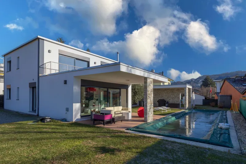 MERAVIGLIOSA VILLA MODERNA 6.5 LOCALI CON PISCINA A MAGLIASO, Foto 2