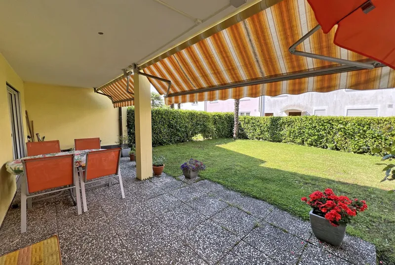 OCCASIONE - VILLA 4.5 CON GIARDINO IN ZONA LAGO A CASLANO, foto 1
