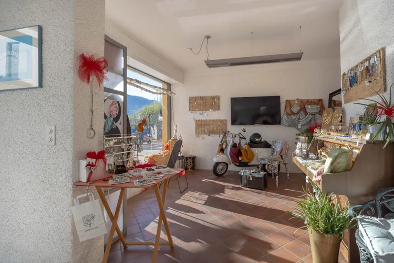 ELEGANTE BILOCALE COMMERCIALE SUL LUNGOLAGO A MELIDE, photo 3
