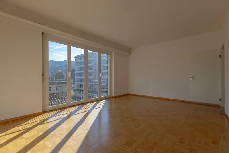 SPAZIOSO 3.5 LOCALI PIANO ALTO CON VISTA APERTA A CHIASSO, foto 3