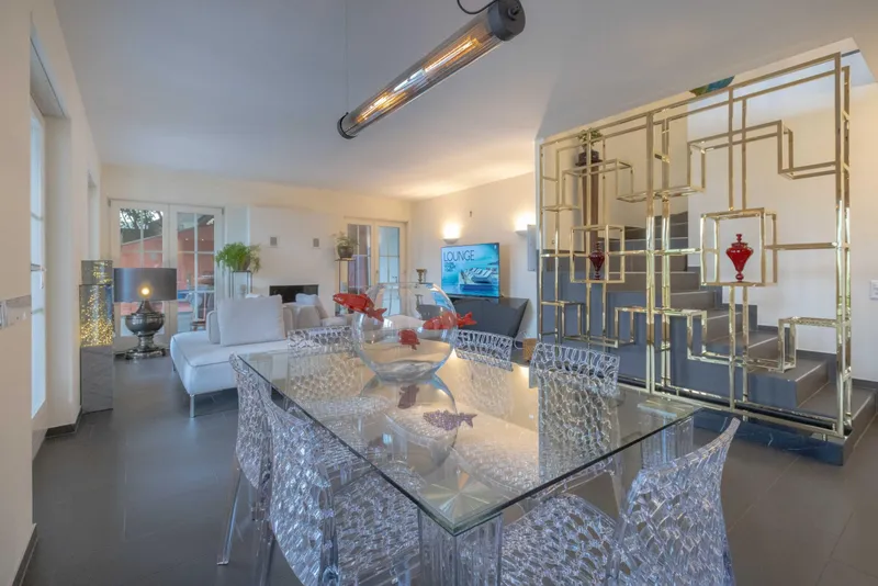 MERAVIGLIOSA VILLA 5.5 CON VISTA LAGO IN COLLINA D'ORO, Foto 4