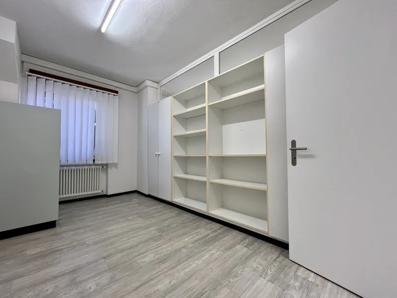 AFFITTASI UFFICIO 5 LOCALI CENTRALE E RINNOVATO A BELLINZONA, foto 6