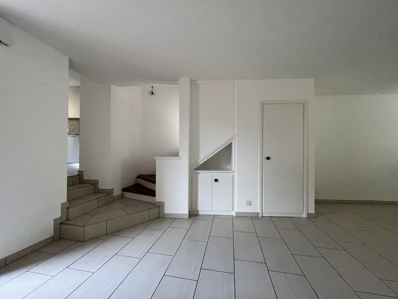 AFFITTASI CASA DI NUCLEO 4.5 LOCALI RIMODERNATA A CANOBBIO, foto 5