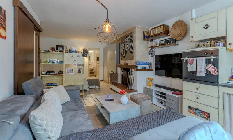 ACCOGLIENTE VILLA 5.5 LOCALI CON GIARDINO E VISTA A PURA, Foto 7