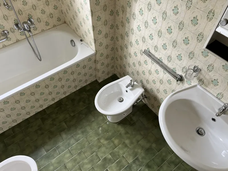 OCCASIONE - AFFITTASI 2.5 LOCALI RISTRUTTURATO A GIUBIASCO, Foto 7