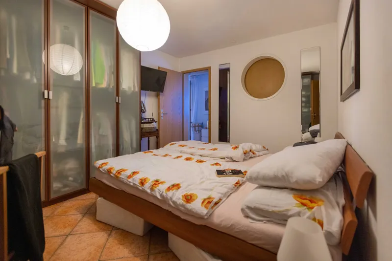 GRANDE VILLA 7.5 LOCALI IN ZONA RISERVATA E VERDE A TRESA, foto 9