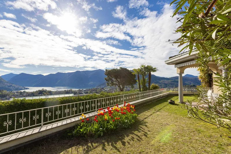 SPLENDIDA VILLA 5.5 LOC. VISTA LAGO CON PISCINA A BREGANZONA, photo 3