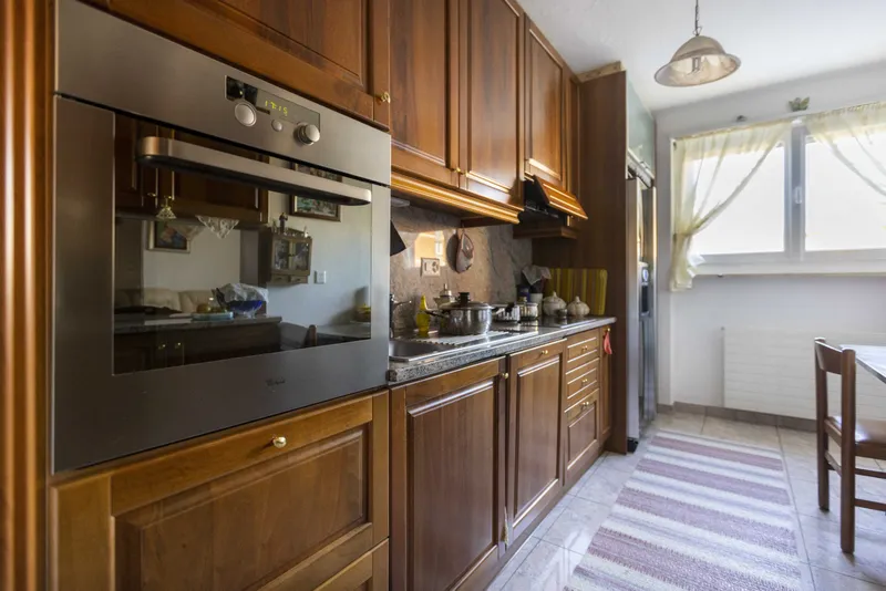 AMPIO 7 LOC. IN VILLA BIFAMILIARE CON GIARDINO A BREGANZONA, Foto 4
