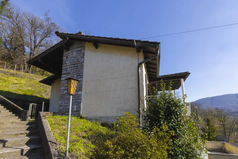 CASA 3.5 LOC. DA RISTRUTTURARE CON AMPIO GIARDINO A CROGLIO, photo 7