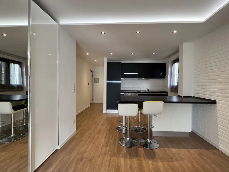 AFFITTASI GRANDE MONOLOCALE ARREDATO CON VISTA LAGO A MELANO, photo 11