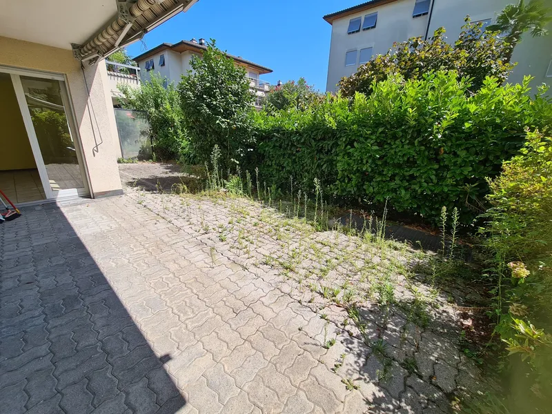 CONFORTEVOLE 3.5 LOCALI CON GIARDINO PRIVATO A BREGANZONA, Foto 8