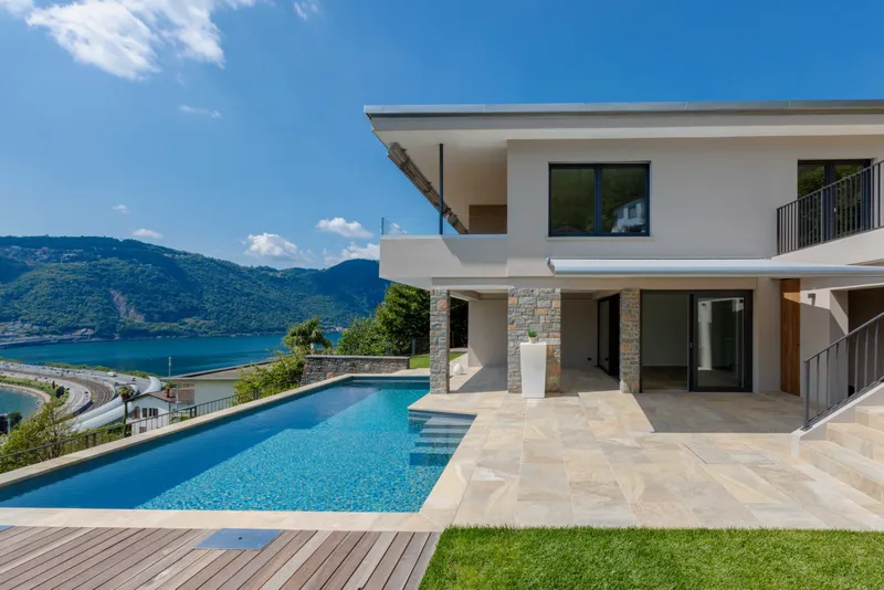 PRESTIGIOSA VILLA CON VISTA MOZZAFIATO E PISCINA A BISSONE, Foto 2