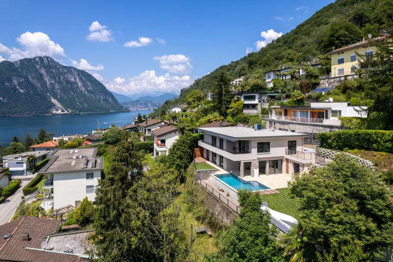 PRESTIGIOSA VILLA CON VISTA MOZZAFIATO E PISCINA A BISSONE, Foto 8