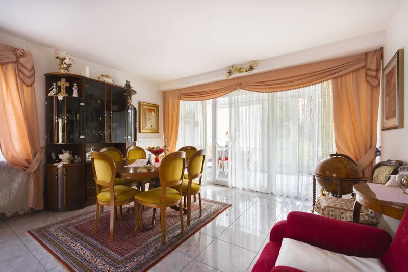 CASA TRIFAMILIARE CON GIARDINO PIANEGGIANTE A BREGANZONA, foto 3