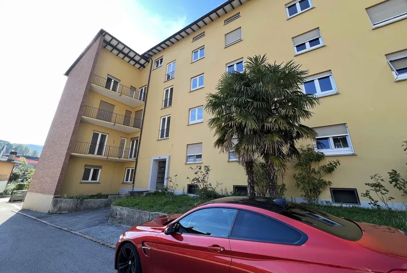 12 LUMINOSE UNITA' IN PALAZZO CON OTTIMA RENDITA A VACALLO, foto 2
