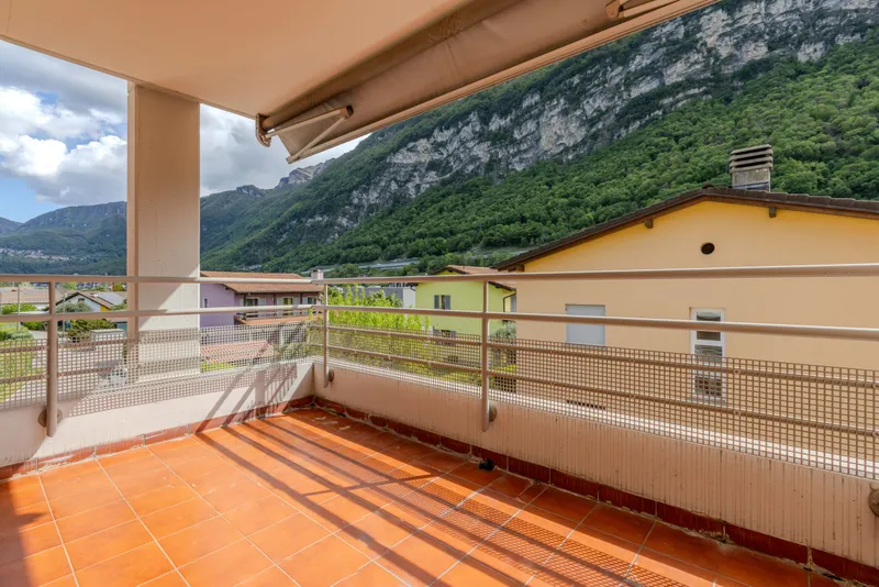 SPAZIOSO 5.5 LOCALI CON VISTA NEL VERDE A RIVA SAN VITALE, foto 2