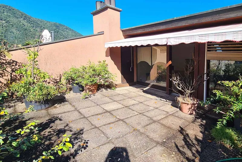 ACCOGLIENTE CASA 5.5 LOCALI IMMERSA NEL VERDE A MELANO, foto 3