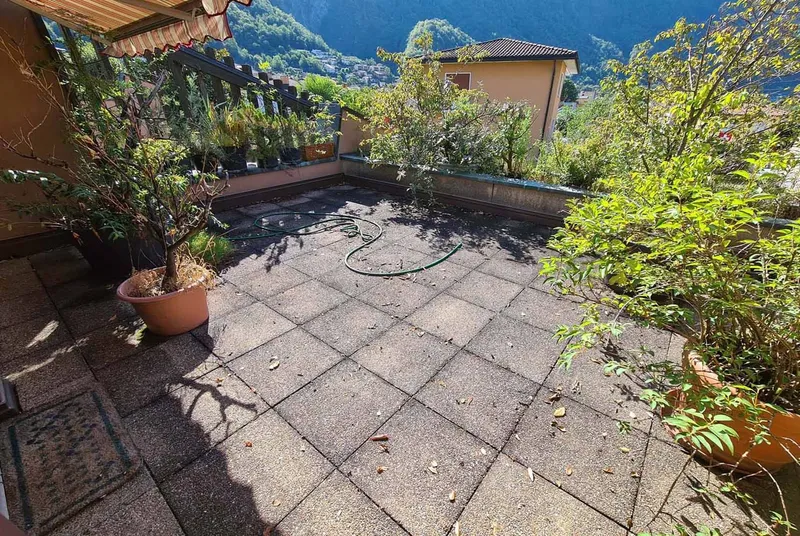ACCOGLIENTE CASA 5.5 LOCALI IMMERSA NEL VERDE A MELANO, foto 1